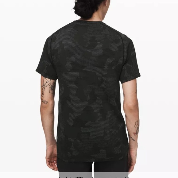 Lululemon Metal Vent Tech Short Sleeve Geo Camo Print Mens Medium - Picture 2 of 6